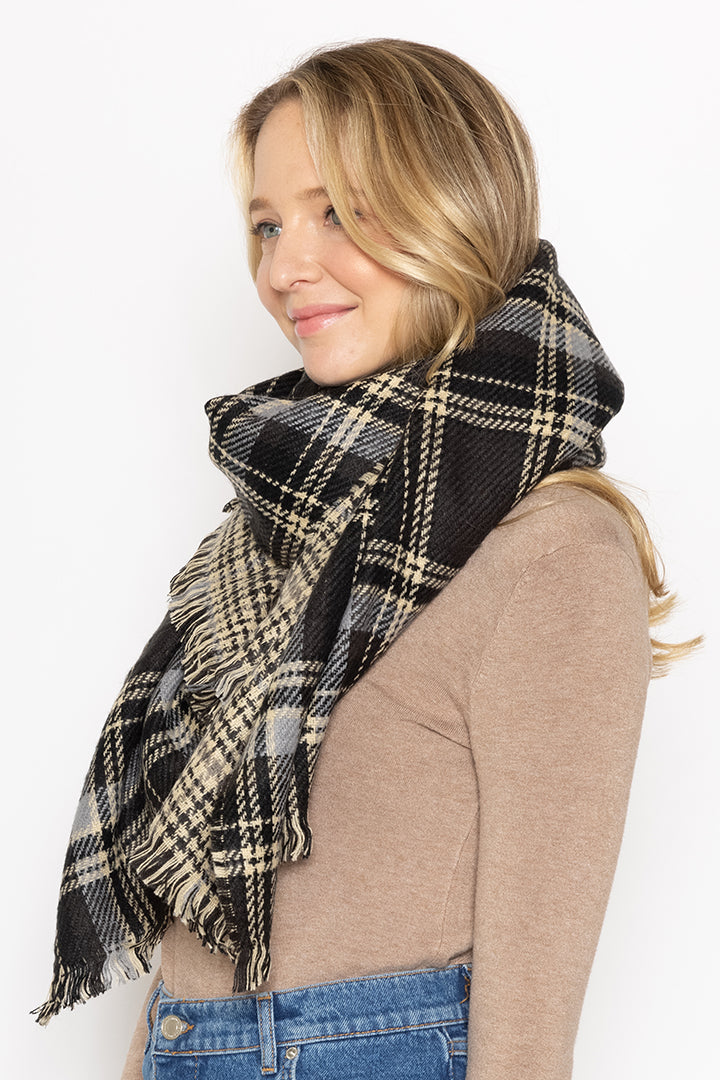 Reversible Plaid Scarf With Frayed Edge