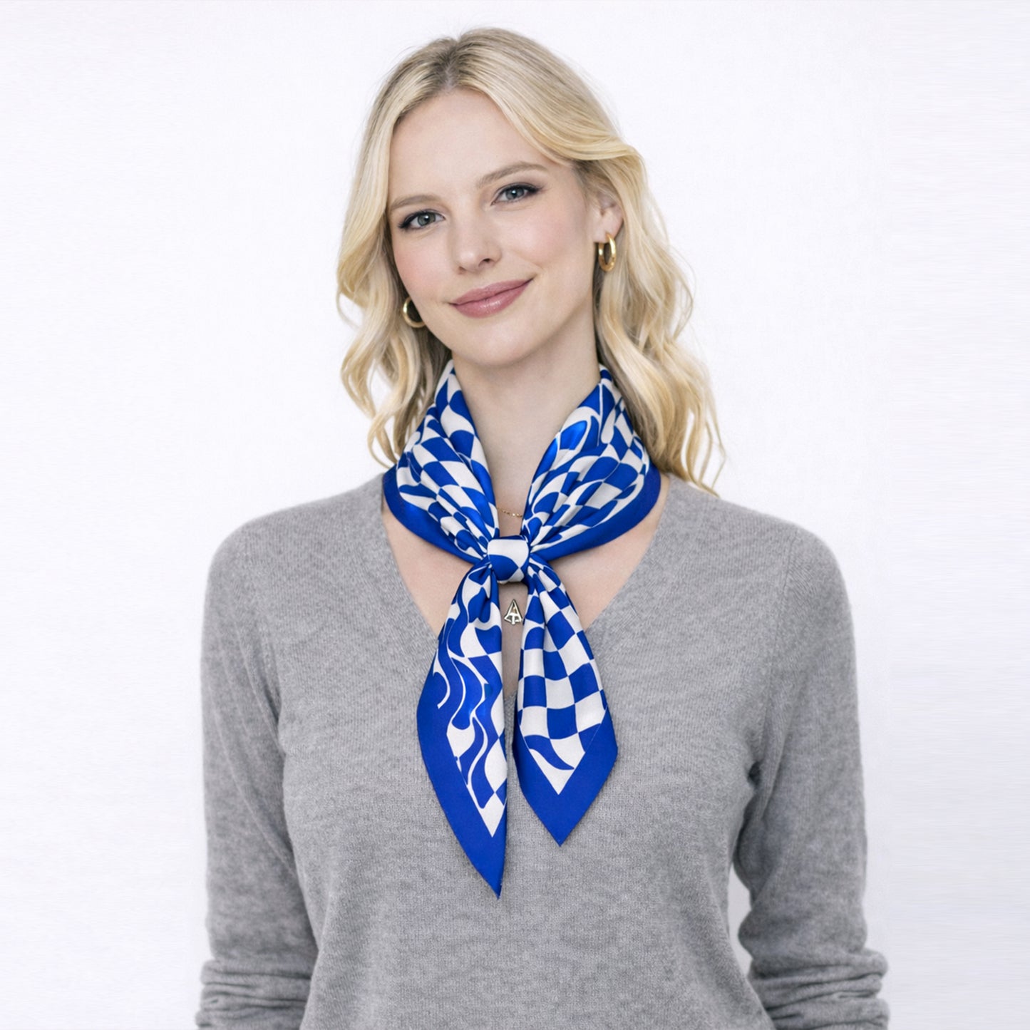 Wavy Square Print Square Scarf
