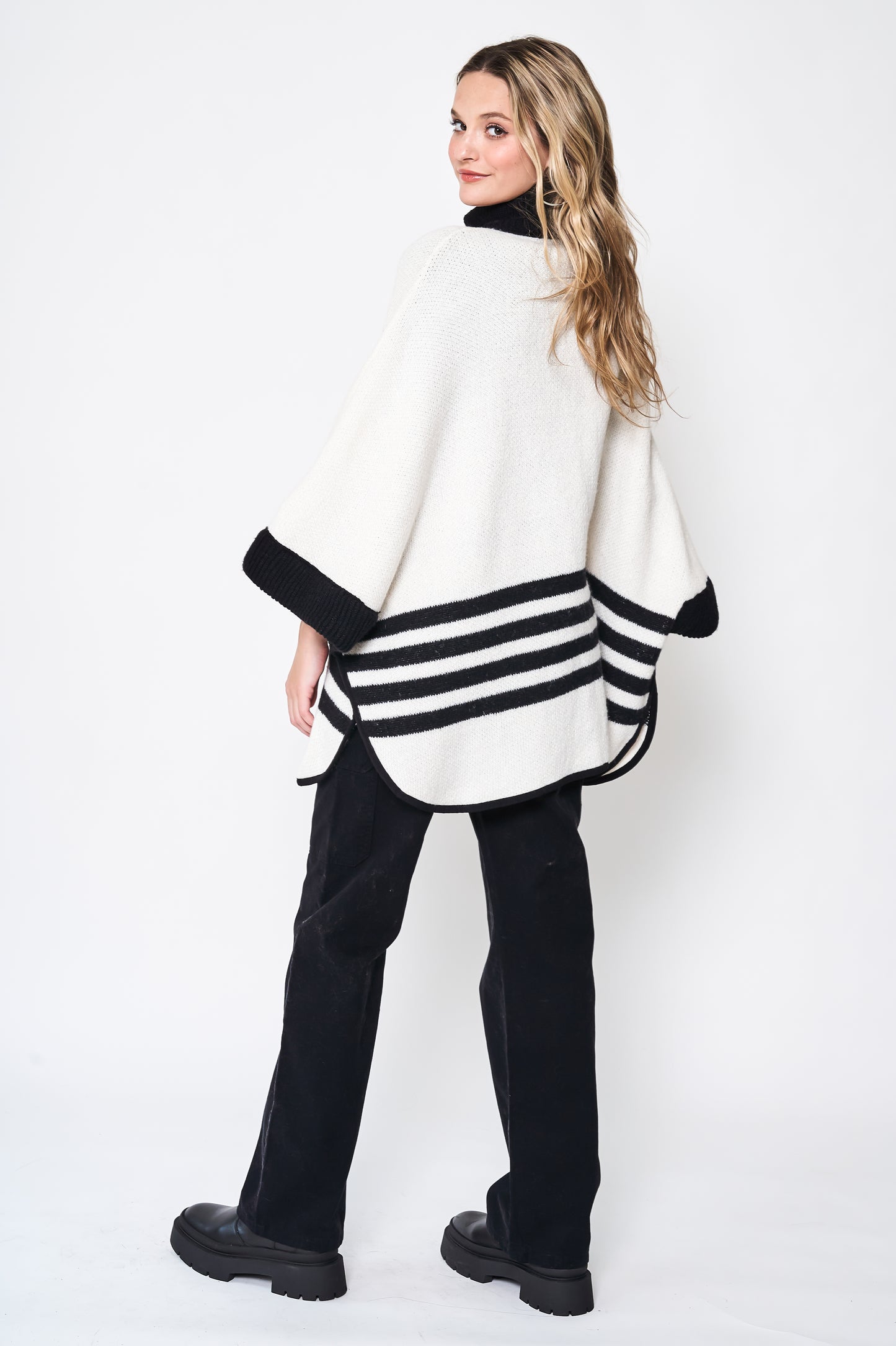 Sporty Bordered Zip Up Knit Kimono